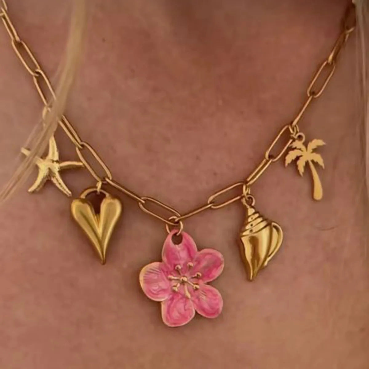 Beach Theme Pendant Necklace with Resin Flower