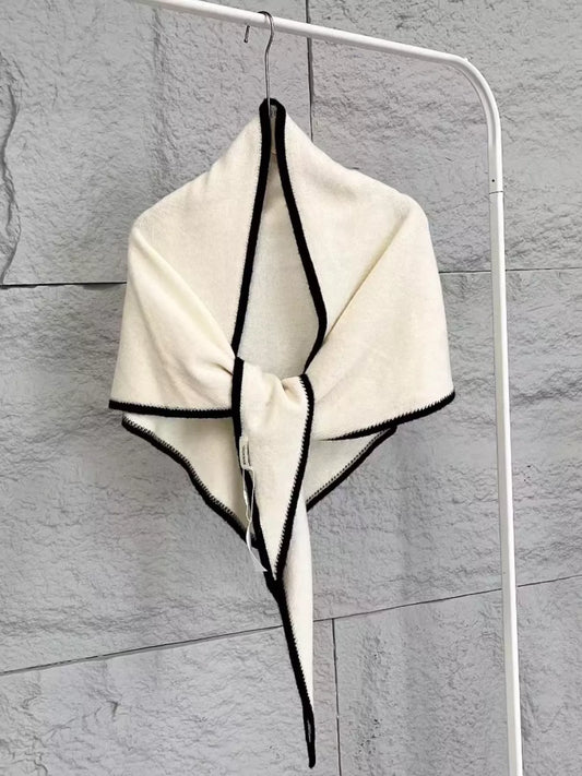 100% Wool Contrast Trim Scarf