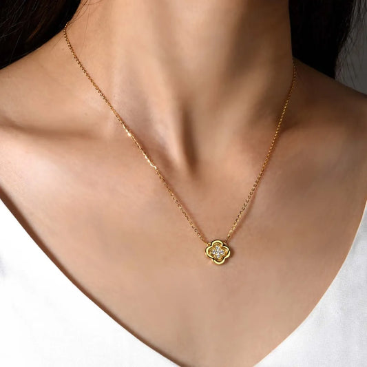 925 Sterling Silver Moissanite Leaf Clover Necklace