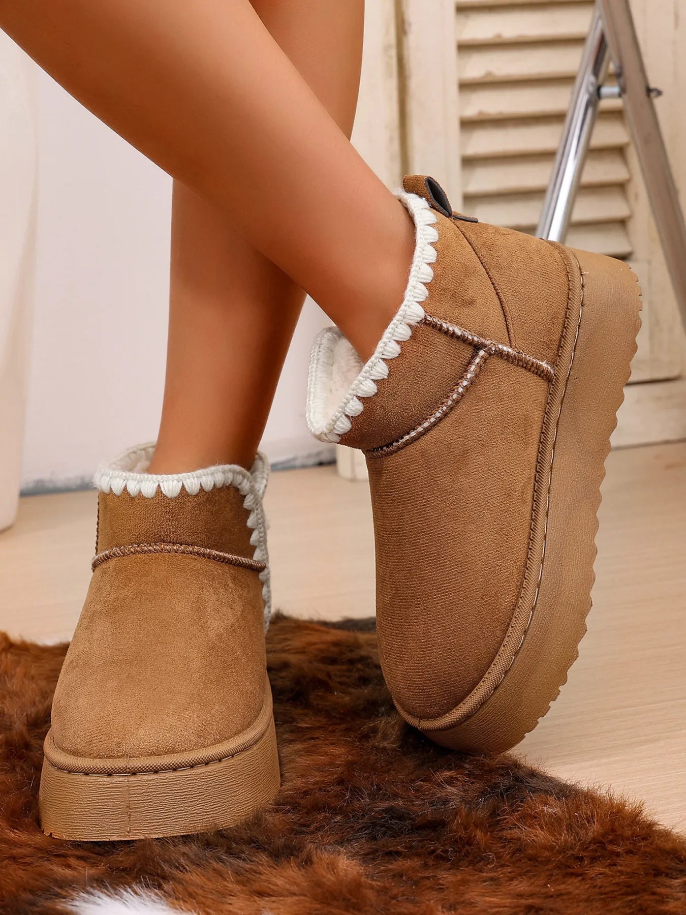 Cozy Winter Ankle Boots with Fluffy Fur Lining
