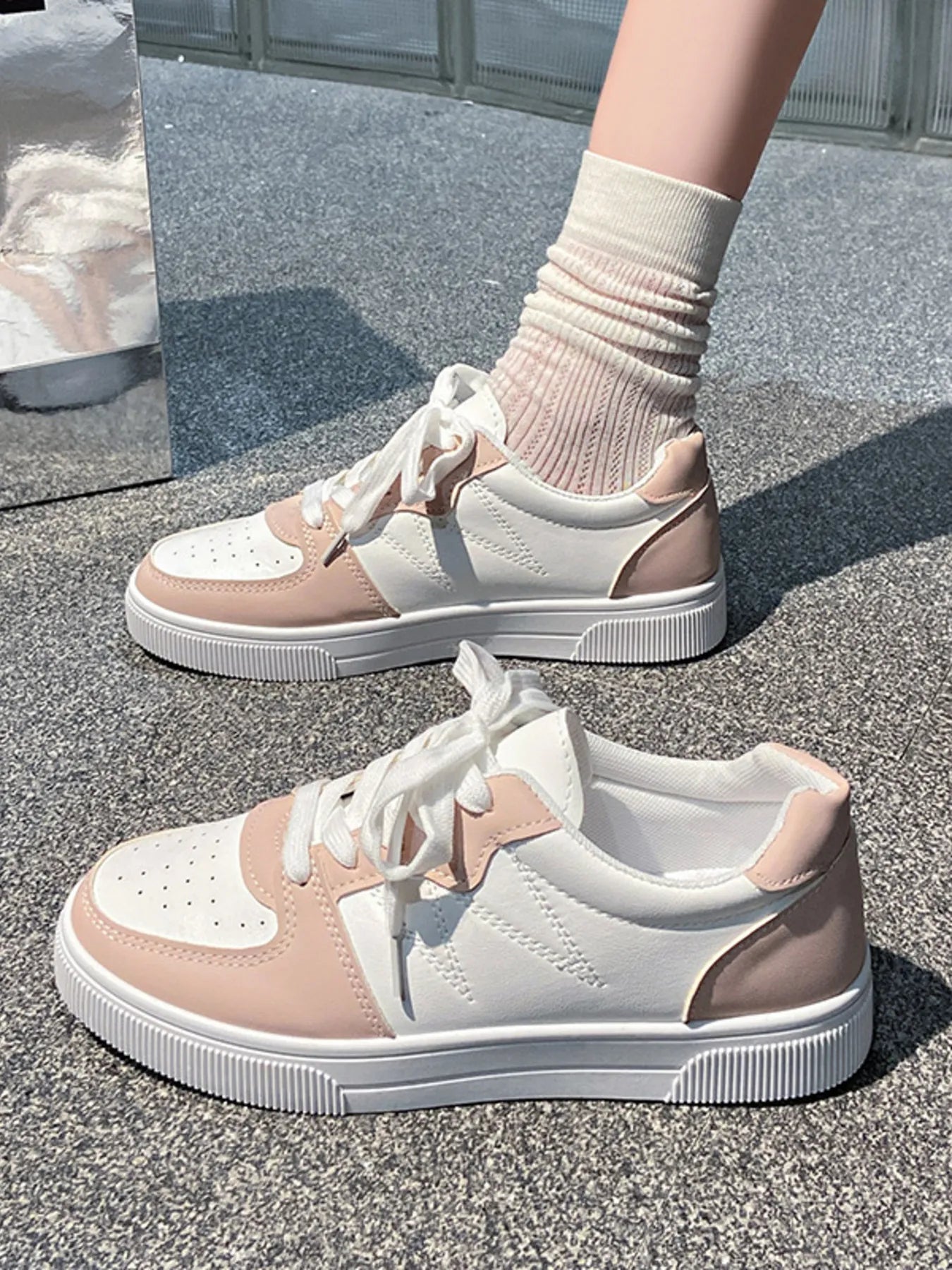 Lace Up Round Toe Sneakers