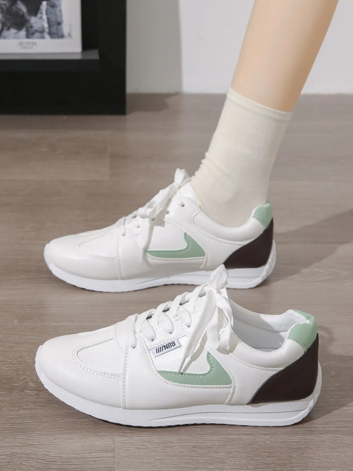 Round Toe Contrast Sneakers