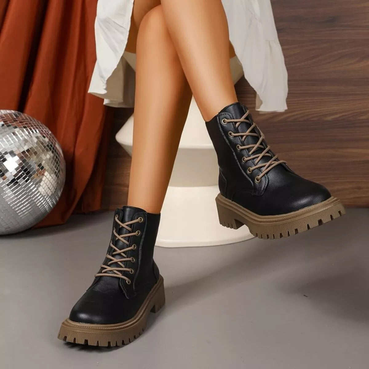 Lace Up Round Toe Boots
